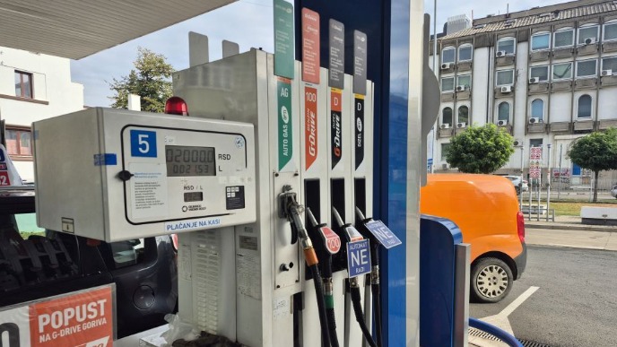 Gorivo skuplje tri dinara